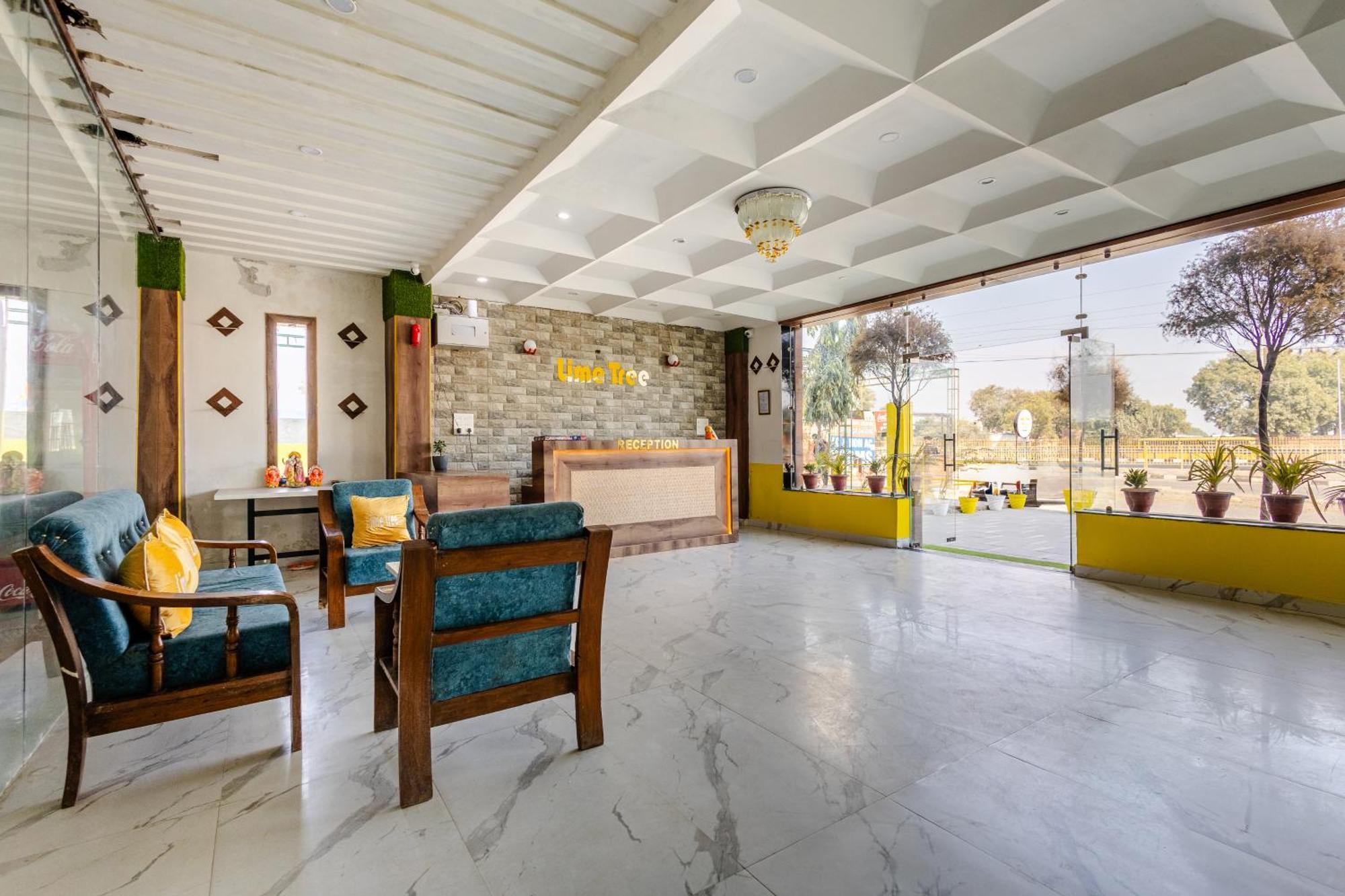 Lime Tree Hotel And Banquet Vrindāvan Εξωτερικό φωτογραφία