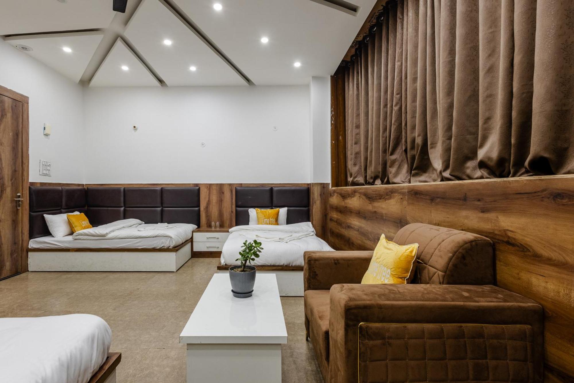 Lime Tree Hotel And Banquet Vrindāvan Εξωτερικό φωτογραφία