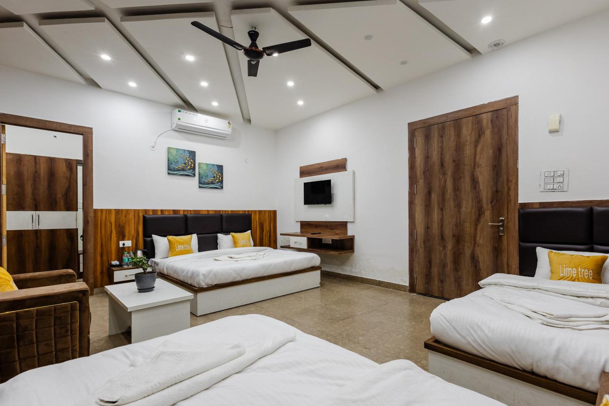 Lime Tree Hotel And Banquet Vrindāvan Εξωτερικό φωτογραφία