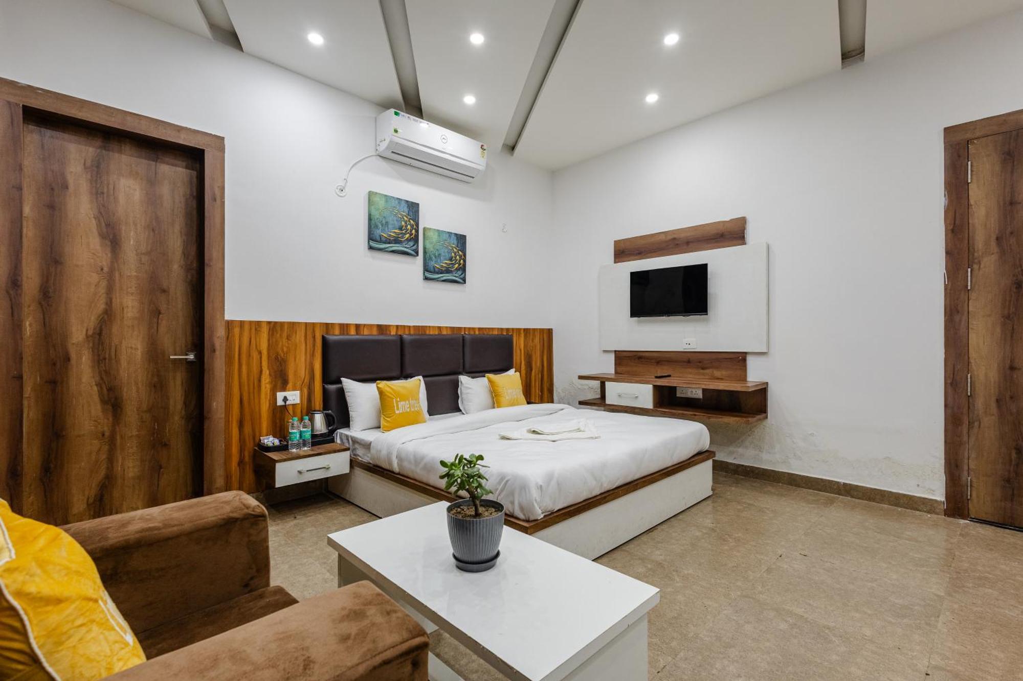 Lime Tree Hotel And Banquet Vrindāvan Εξωτερικό φωτογραφία