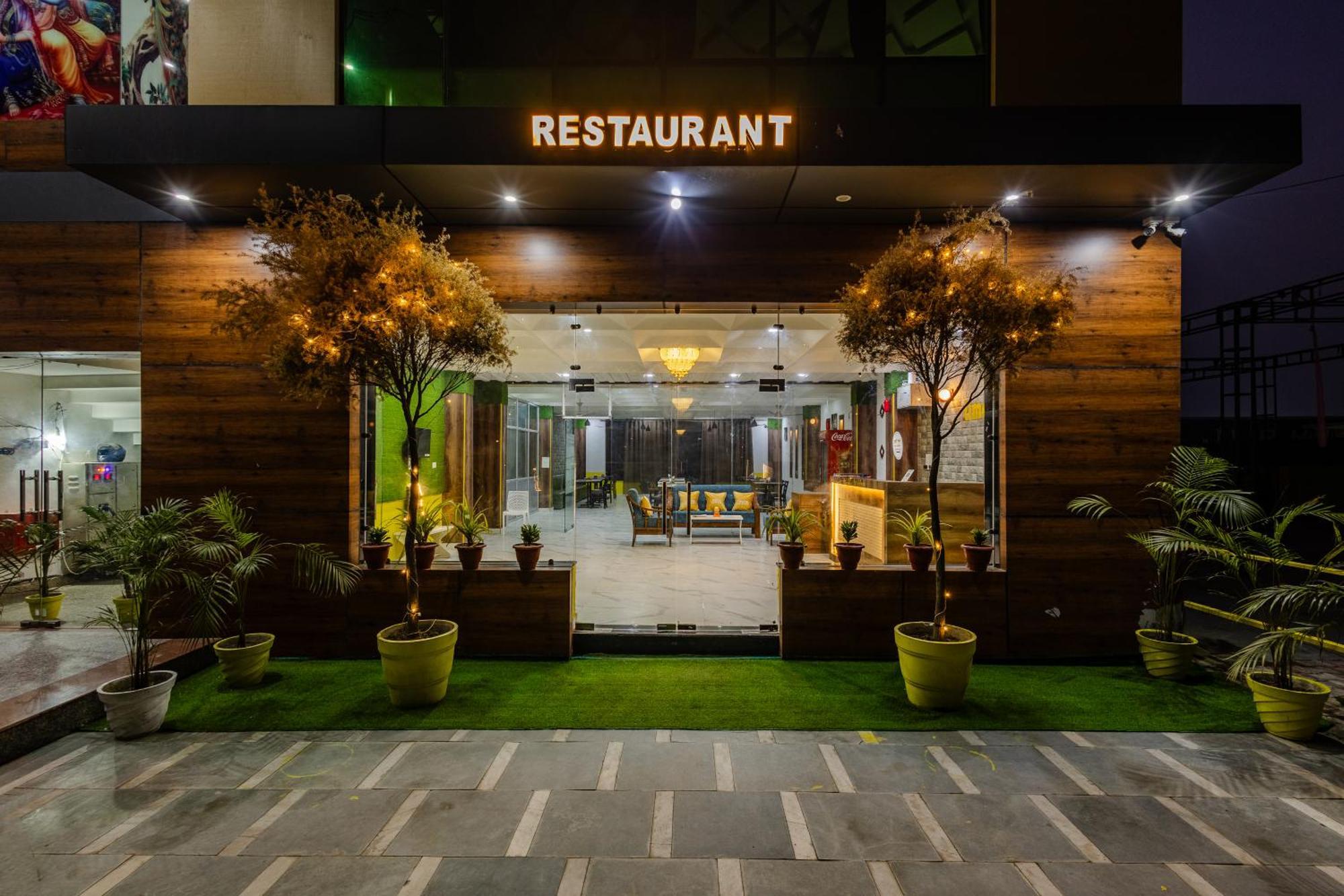 Lime Tree Hotel And Banquet Vrindāvan Εξωτερικό φωτογραφία