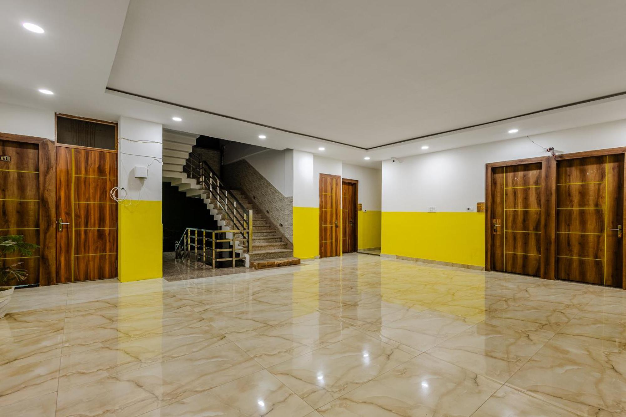 Lime Tree Hotel And Banquet Vrindāvan Εξωτερικό φωτογραφία