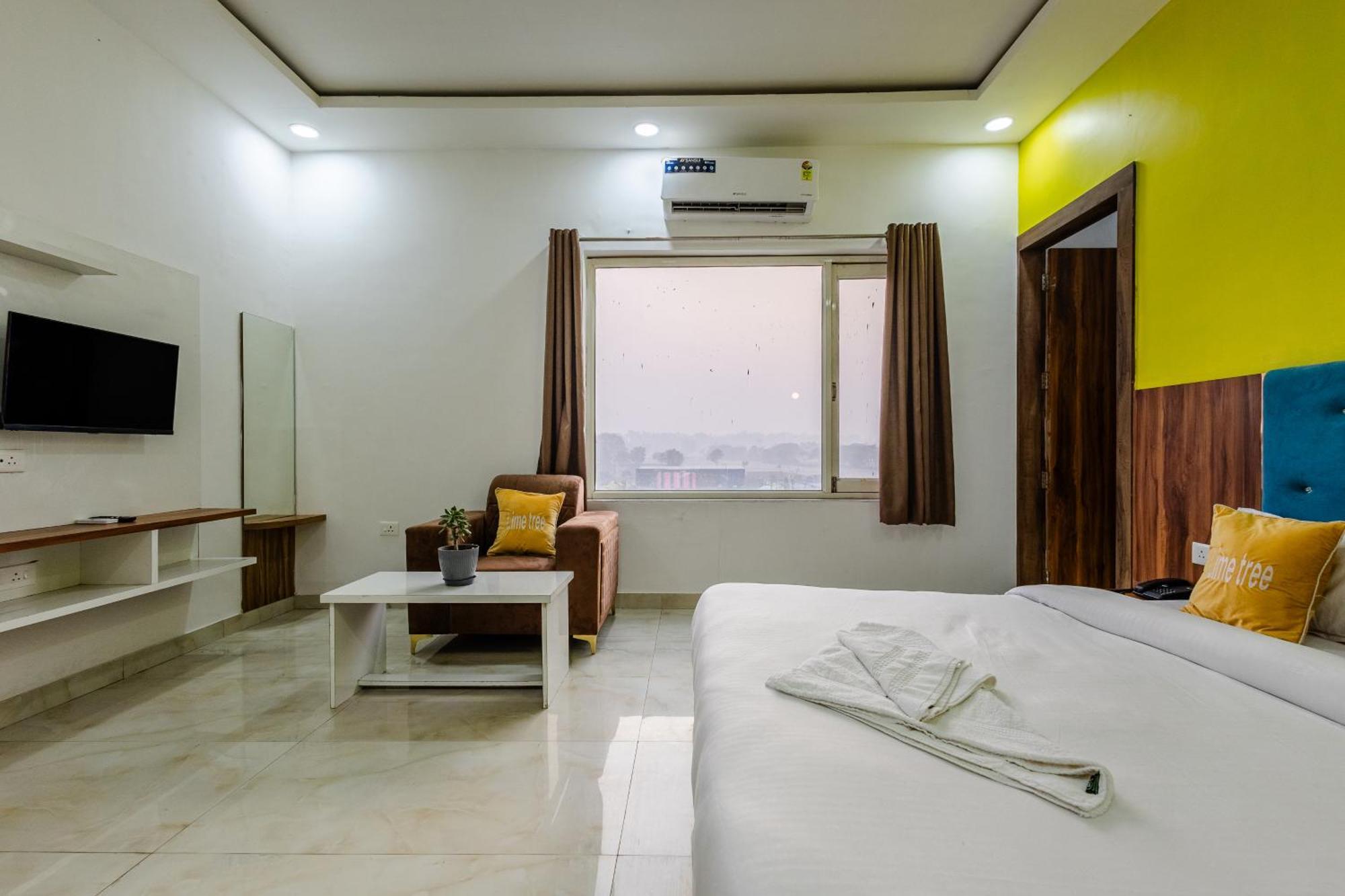 Lime Tree Hotel And Banquet Vrindāvan Εξωτερικό φωτογραφία