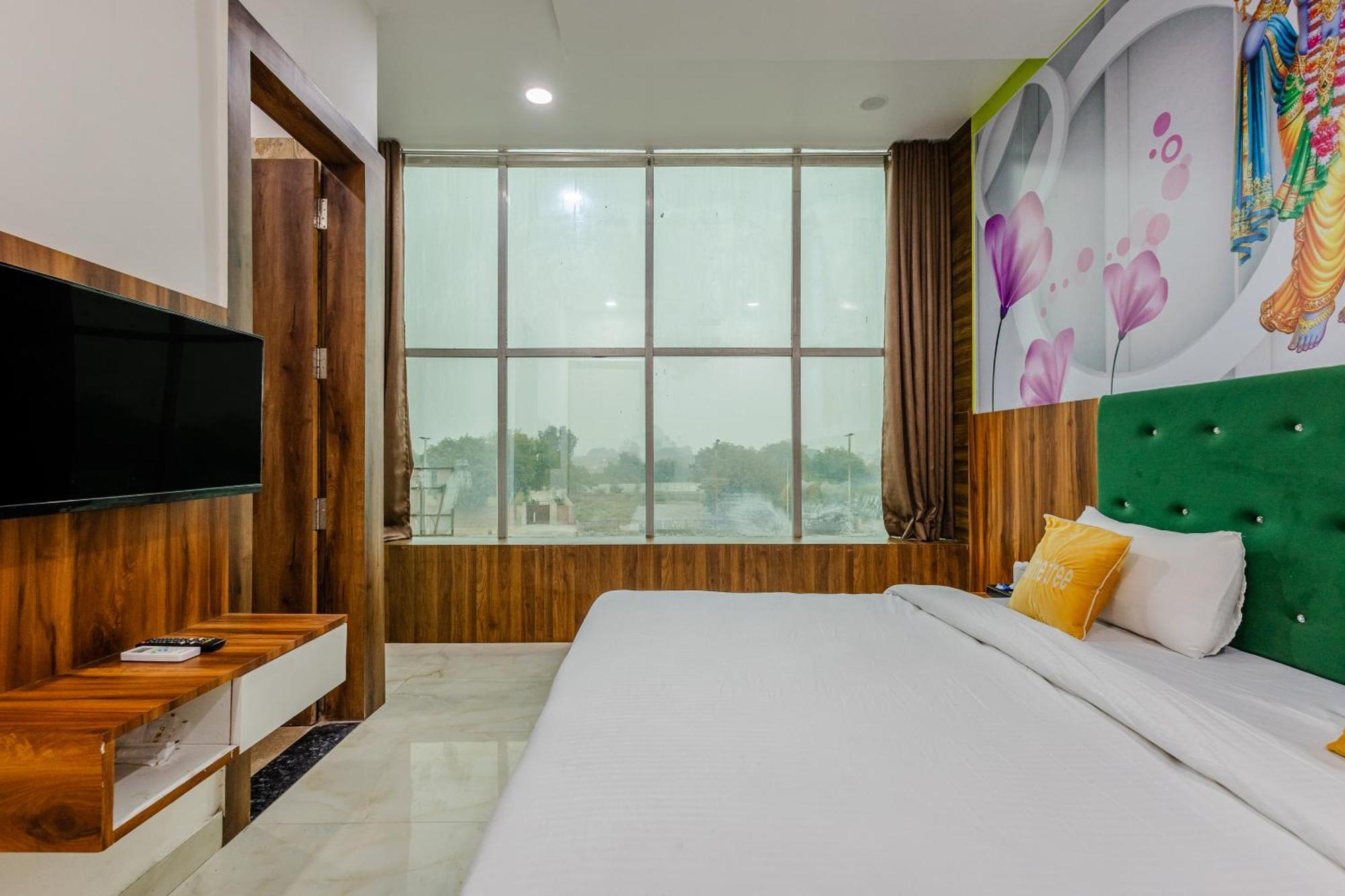 Lime Tree Hotel And Banquet Vrindāvan Εξωτερικό φωτογραφία