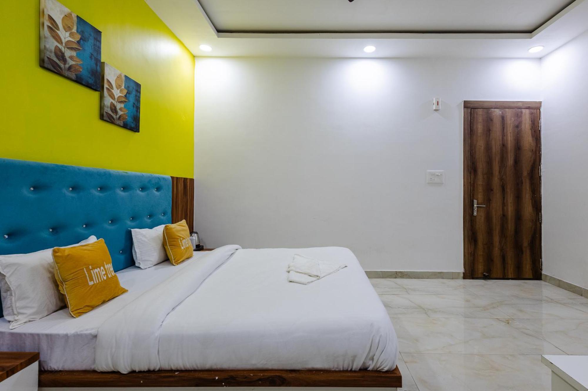 Lime Tree Hotel And Banquet Vrindāvan Εξωτερικό φωτογραφία