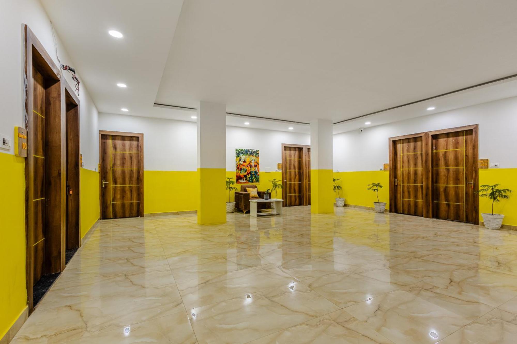Lime Tree Hotel And Banquet Vrindāvan Εξωτερικό φωτογραφία