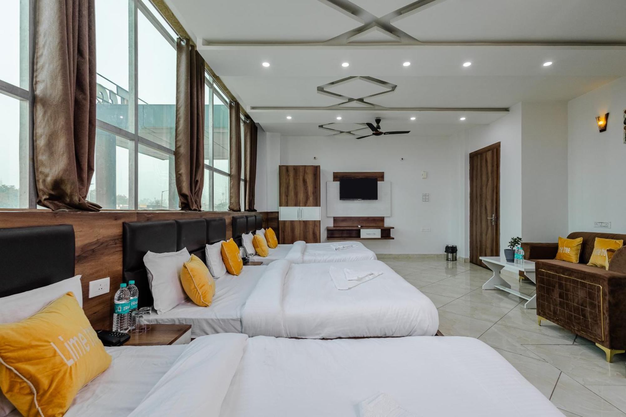 Lime Tree Hotel And Banquet Vrindāvan Εξωτερικό φωτογραφία