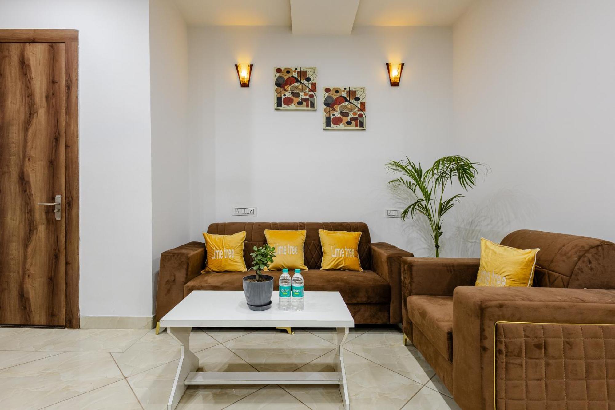 Lime Tree Hotel And Banquet Vrindāvan Εξωτερικό φωτογραφία