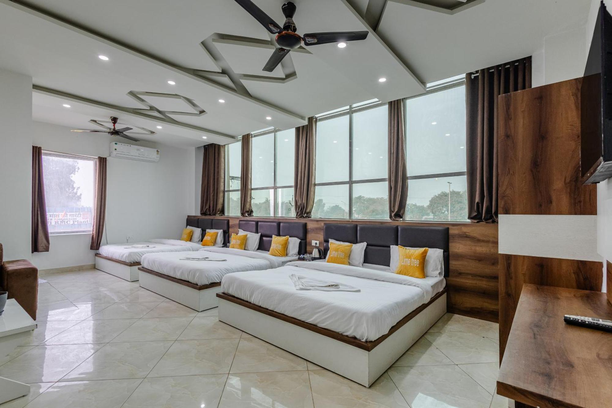 Lime Tree Hotel And Banquet Vrindāvan Εξωτερικό φωτογραφία