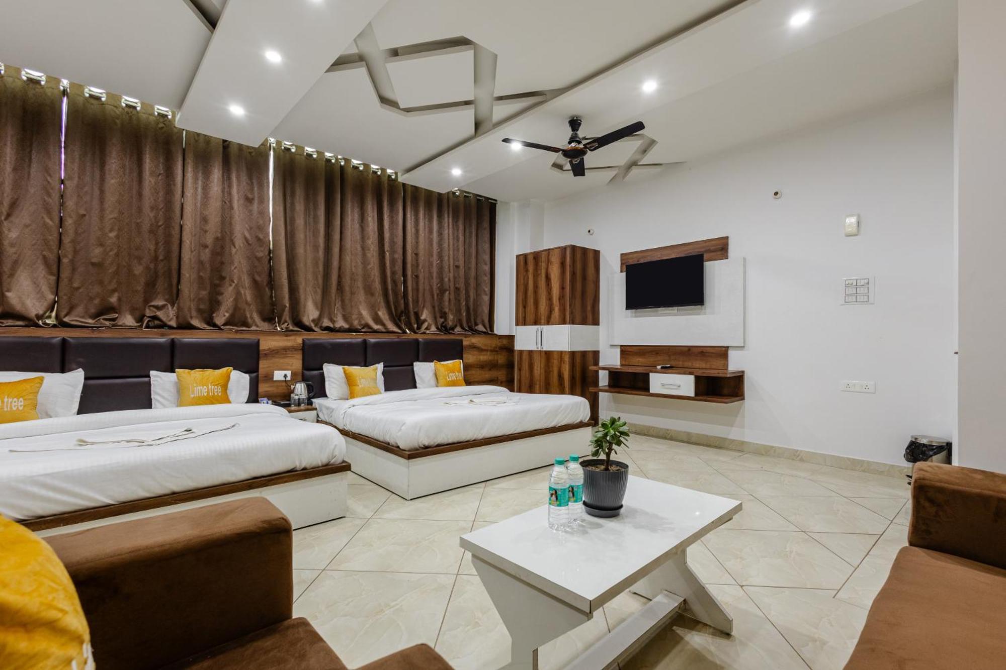 Lime Tree Hotel And Banquet Vrindāvan Εξωτερικό φωτογραφία
