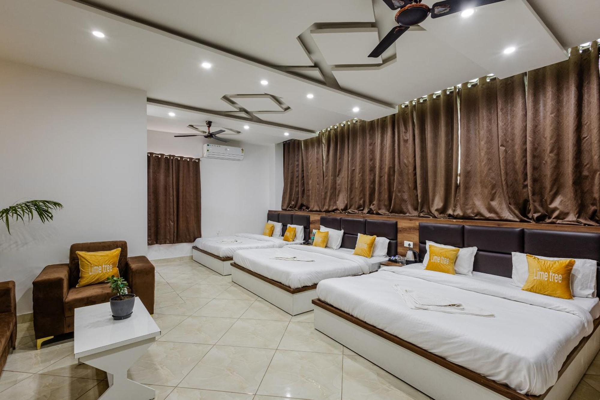 Lime Tree Hotel And Banquet Vrindāvan Εξωτερικό φωτογραφία